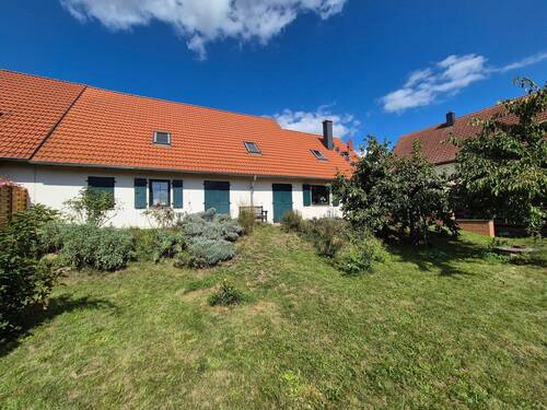 Haupthaus Rückseite mit Garten - 