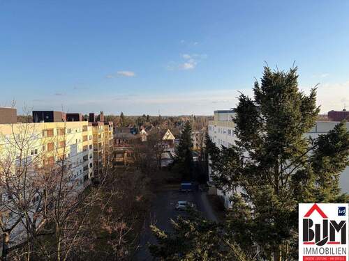 Ausblick vom Wohnzimmer - *N-Zabo - 3 Zimmer - hell - ruhig - Südloggia - Bad mit Fenster - Lift*