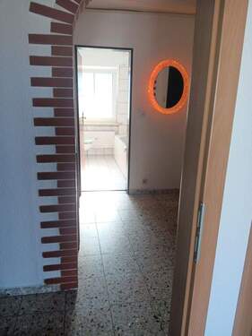 Eingangsbereich - 7 Zimmer Mehrfamilienhaus, Wohnhaus in Ottrau