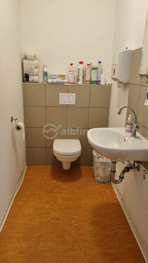 Mitarbeiter-WC - Halle zum Kaufen in Pfullingen