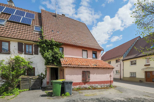 Straßenansicht - 5 Zimmer Einfamilienhaus in Wiernsheim