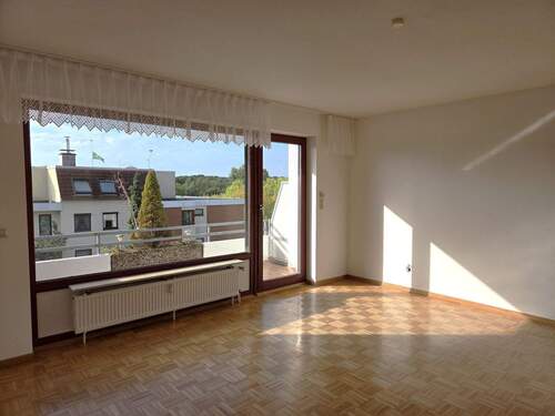 Wohnzimmer - Attraktive helle 3-Zimmer-Wohnung in Wettbergen!
