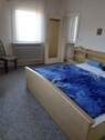 Schlafzimmer 1. OG, 2 Fenster - 
