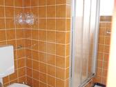 Badezimmer mit Dusche, Erdgeschoss - 