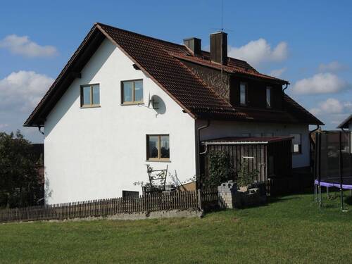 Außenansicht Ost - 9 Zimmer Einfamilienhaus zum Kaufen in Schondra