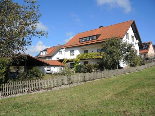 Außensicht - 9 Zimmer Einfamilienhaus in Schondra