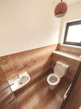 EG - Gästetoilette - 6 Zimmer Reihenendhaus in Augsburg