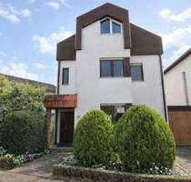 Viel Platz für die Familie - Freistehendes Einfamilienhaus mit Garten, Garage und 3 Stellplätzen - Rastatt