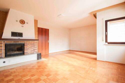 Wohnzimmer (2) - 7 Zimmer Einfamilienhaus in Rastatt