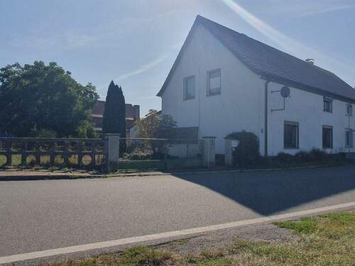 Straßenansicht - 5 Zimmer Doppelhaushälfte zum Kaufen in Zschepplin