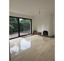 D-Kaiserswerth: Terrassenwhg., 2 Zimmer, ca. 80 m² Wohnfl., mit kl. Garten, ca. 60 m² Nutzfläche, Terrasse, Stellplatz - Düsseldorf