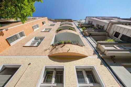 Fassade_2576_7_8 - Wohnen im schönen Reuterkiez: Attraktive 2-Zimmer-Gründerzeit-Wohnung ++ VERMIETET