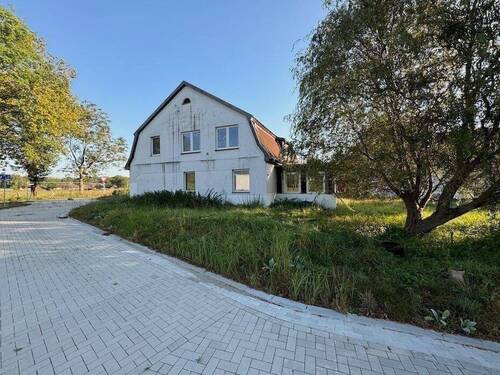 Aussen - 7 Zimmer Einfamilienhaus zum Kaufen in Lütow