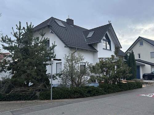 Lage Eckgrundstück - 