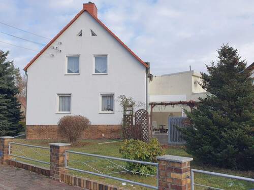 Seitenansicht - Doppelhaushälfte mit 111,00 m&sup2; in Muldestausee zum Kaufen