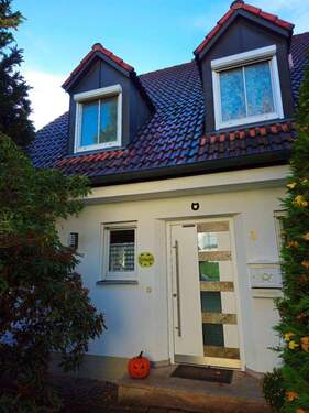 Haus Nordansicht - 6 Zimmer Doppelhaushälfte zum Kaufen in Röhrmoos