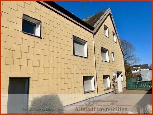 Seitenansicht - 8 Zimmer Doppelhaushälfte zum Kaufen in Duisburg