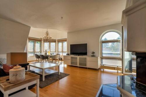 Wohnen - Wohnung mit Kamin, Loggia, Balkon & Tiefgaragen-Stellplatz