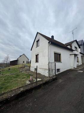 Ansicht Gartenseite- Eingang - 4 Zimmer Einfamilienhaus zum Kaufen in Hartenfels