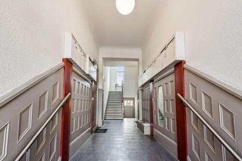 gepflegtes Treppenhaus - 