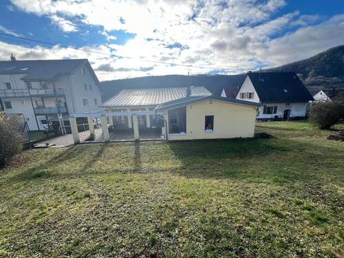 Gartenansicht mit Blick - 