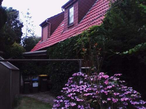 Südwestseite des Hauses - 8 Zimmer Mehrfamilienhaus, Wohnhaus in Bremerhaven