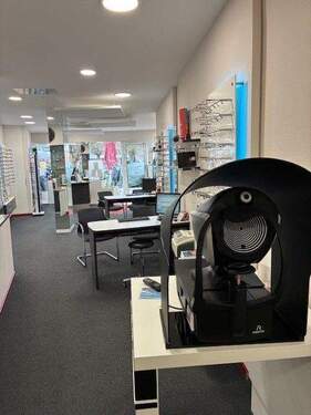 Ladentotale von ganz hinten.jpg - Gewerbeobjekt (Büro, Produktion, Verkauf) in Baunatal zur Miete