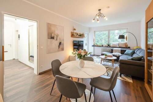 Esszimmer mit Blick auf das Wohnzimmer - Etagenwohnung mit 80,00 m&sup2; in Duisburg / Dellviertel zum Kaufen