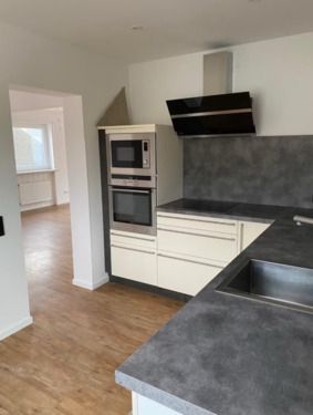 voll ausgestattete Küche - 4 Zimmer Etagenwohnung in Sankt Leon-Rot