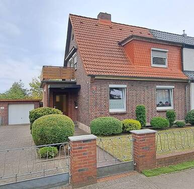 Straßenseite - Bezahlbares Wohnglück in Buxtehude … provisionsfrei für den Erwerber !