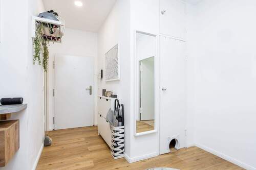 Flur - 3 Zimmer Etagenwohnung zum Kaufen in Berlin