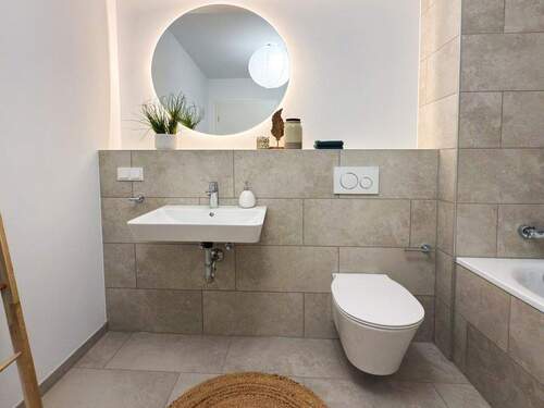Musterwohnung_Badezimmer - 