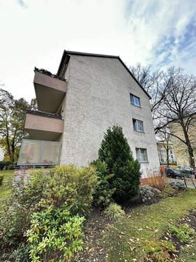 Seitenfassade - Reinickendorf - 2-Zi-Wohnung - Die Gelegenheit vorm Jahresende anzulegen