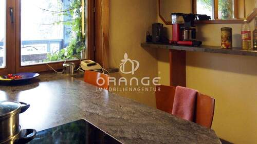 Küche mit Blick in den Garten (Balkon) - Einfamilienhaus mit 193,00 m&sup2; in Parchim zum Kaufen