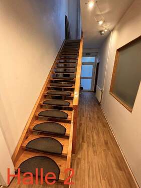 Halle 2 Treppe EG - OG - 