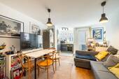 Wohnzimmer - 2 Zimmer Etagenwohnung zum Kaufen in München