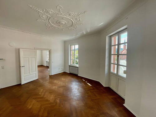 Wohnzimmer - 5 Zimmer Etagenwohnung zur Miete in Annweiler