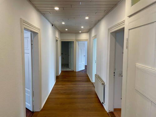 Diele - Etagenwohnung mit 164,00 m² in Annweiler zur Miete