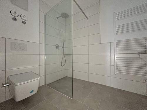 Bad - Etagenwohnung mit 80,10 m&sup2; in Gundelsheim / Höchstberg zur Miete