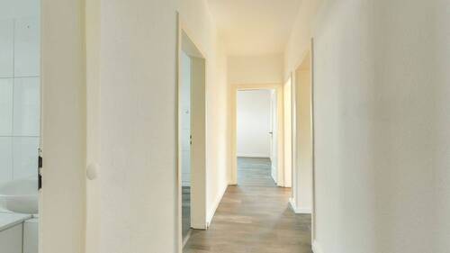 Flur - 3 Zimmer Etagenwohnung in Celle