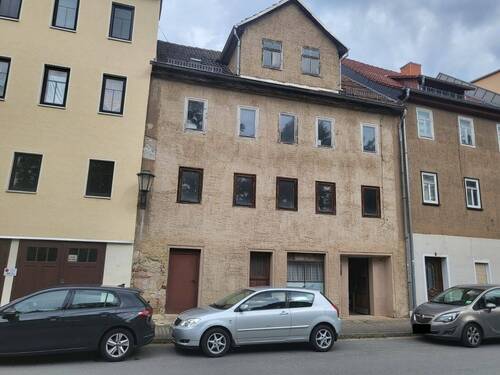 Frontansicht - Sanierungsbedürftiges Wohn- Geschäftshaus