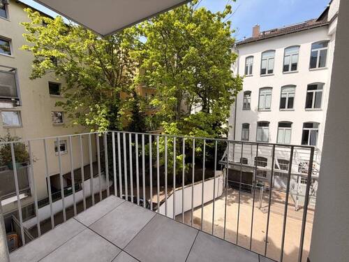 Balkonausblick in den Innenhof - 