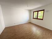 Helles Schlaf- oder Arbeitszimmer - 