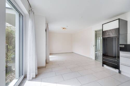 Wohnzimmer - 2 Zimmer Etagenwohnung zum Kaufen in München