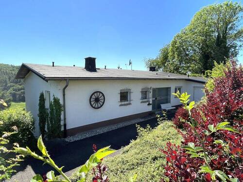 Bild 2 - 7 Zimmer Einfamilienhaus zum Kaufen in Bischoffen