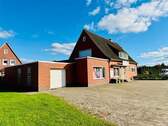 Seitenansicht mit Garage - 