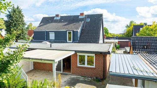 Außenansicht - 6 Zimmer Doppelhaushälfte in Lübeck