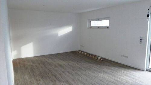 Wohnzimmer - Doppelhaushälfte mit 125,00 m² in Hagenbüchach zur Miete