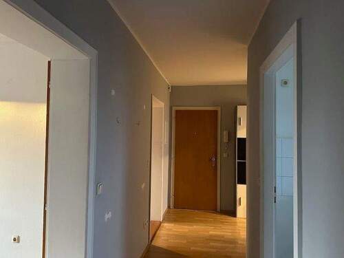 Flur - 3 Zimmer Etagenwohnung zur Miete in Flensburg