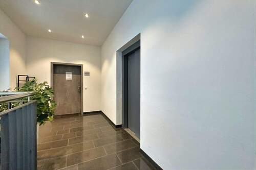 Bürogebäude Treppenhaus 3.OG - 